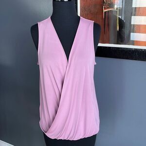 Ann Taylor deep mauve stretch wrap blouson V neck sleeveless top. Small.